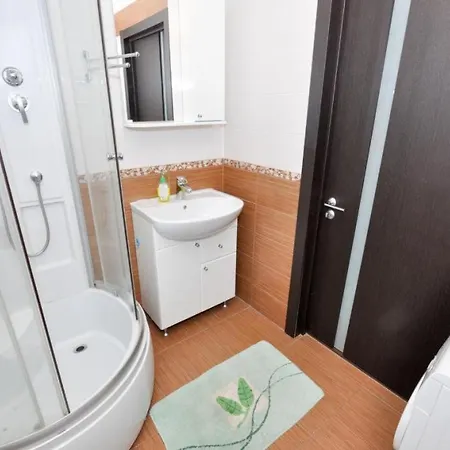 Aparthotel Уютен Апартамент Warna